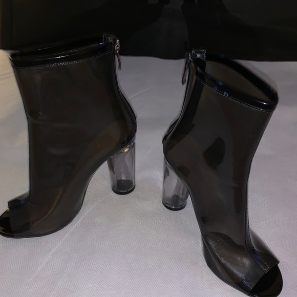🎈🎊🔥HOST PICK🎉🚨🎈Pre Loved clear plastic ankle boots clear heel🔥 - Picture 1 of 16